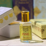 Load image into Gallery viewer, Pine Tall parfymolja 10 ml – Chakra Natural Perfume Oil roll-on från Indien | Beauty of India