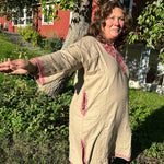 Load image into Gallery viewer, Lyxig poncho från Kashmir – värme med stil
