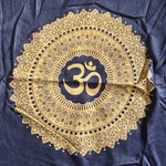 Ladda upp bild till gallerivisning, Bohemiskt linne i viskos – lös och luftig modell med unikt tryck Aum mandala blå

