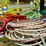 Load image into Gallery viewer, L Färgglada matta Bangles – Indiska armband 6 för 20 kr
