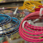 Load and play video in Gallery viewer, L Färgglada matta Bangles – Indiska armband 6 för 20 kr
